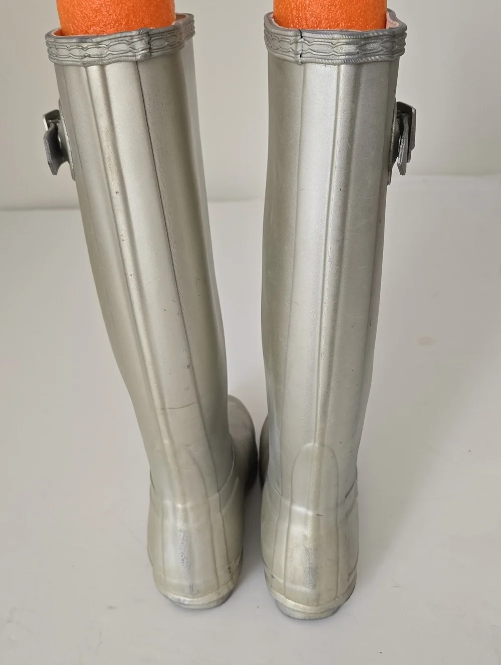Hunter Boots Women’s Original Tall Rain Boots in Gold, size 7